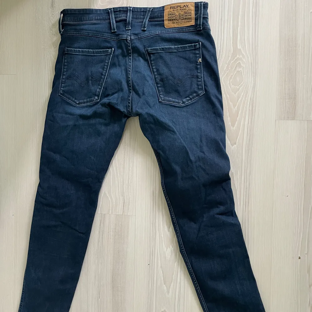 Replay Anbass jeans. L34 Använda du gånger och säljer för det inte ritkigt passar min stil. Jeans & Byxor.