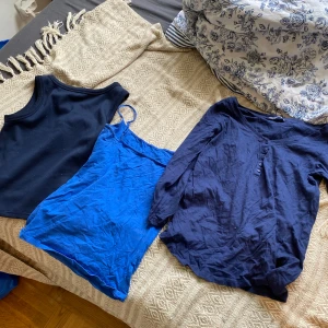 SOMMAR TOPPAR - säljs i en bunt, inga defekter