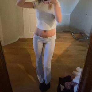 grå yogapants  - gråa yogapants ifrån hm, oanvända!