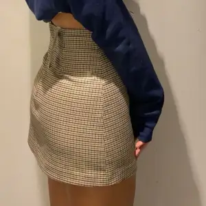 Rutig kjol använd 2 gånger 