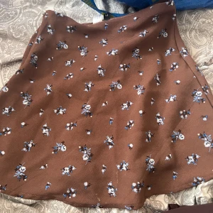 HM Kjol  - mera bilder kontakta mig ❤️ 