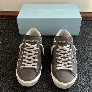 Philippe Model  - Ett par riktigt feta Models som är sparsamt använda. Allt og ingår skriv om ni har några frågor.