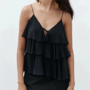 Zara linne - Jätte fin zara linne med volanger som inte kommer till användning💓