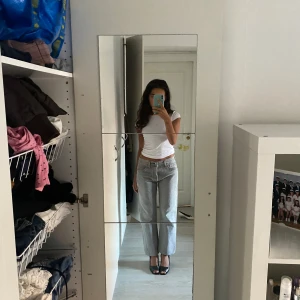 Levis jeans 501 - Jättesnygga Levis 501s, gråa och i bra skick! W30L36✨