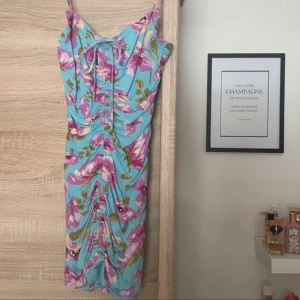 Zara klänning - Ny Storlek xs 