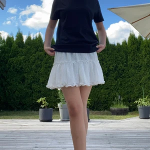 Kjol - Vit kjol perfekt i sommar😊❤️