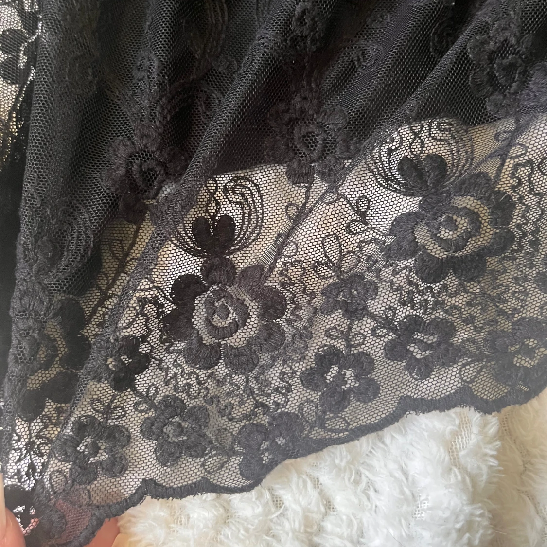 Svart tröja med spets - 90