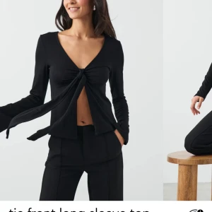 Topp Gina tricot - Säljer denna liknande designbysi toppen från Gina tricot. Som ny endast använd en gång💕