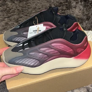 Yeezy 730 v3 storlek 38 - Helt nya och aldrig använda Yeezy skor