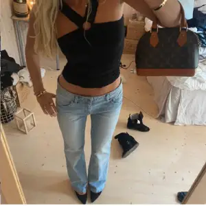 Så fina jeans från Zara i bra skick i storlek 36🧡