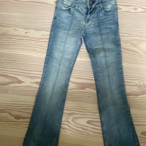 Bootcut jeans! - Säljer dessa super snygga bootcut bershka jeans pga de inte kommer till användning! Jag köpte de för ungefär 450kr. Har bara användt de ett fåtal gånger!