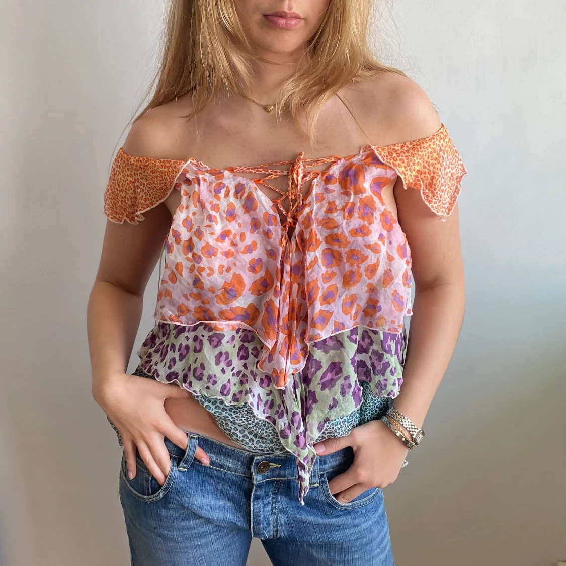 Snygg volangtopp NOLITA