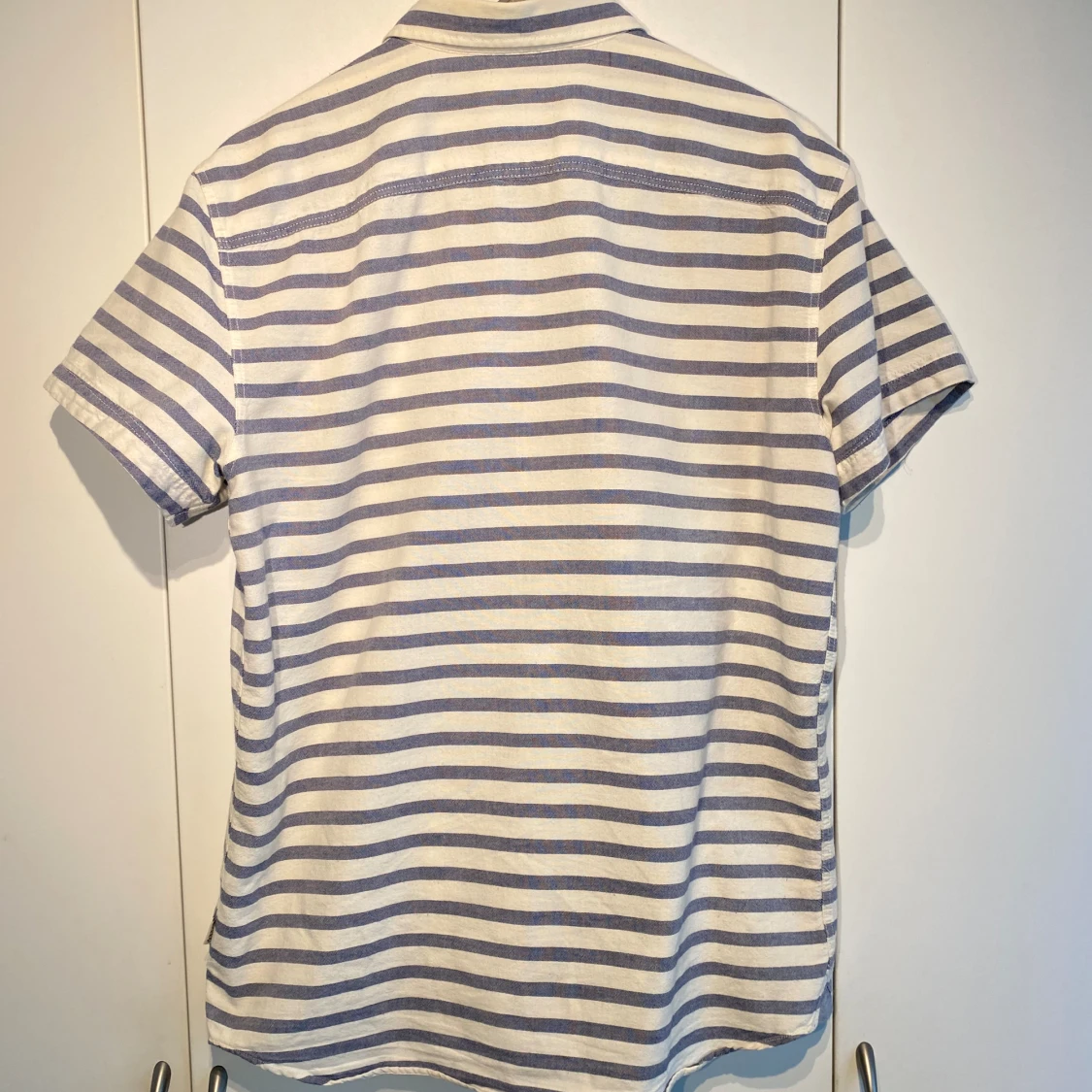 Kortärmad randig skjorta från Dobber - 91