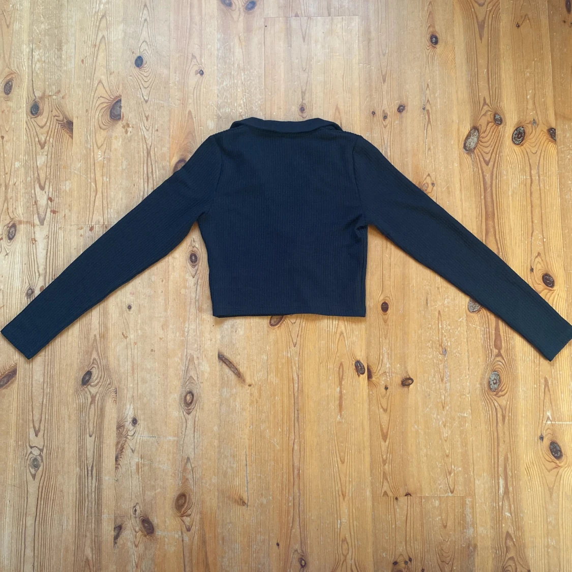 Svart croptop - 91