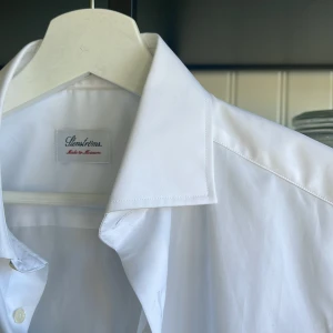 Stenströms skjorta  - Helt ny stenströms skjorta *tags medföljer* kostar 2000kr ny. Hör av er vid frågor eller funderingar🤝😁