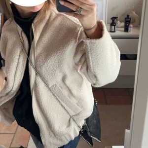 Jacka  - Beige jacka 