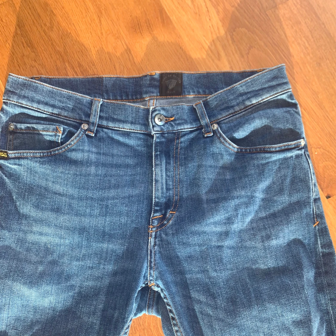 Blåa tigerofsweden jeans i storlek 31/32 - 90