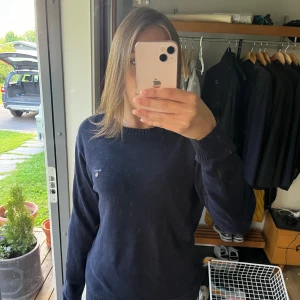 Gant tröja - Mörkblå Gant tröja i storlek S, bra skick.