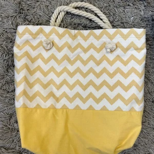Strand väska  - Strand väska/sommar väska  Mått:51x48cm