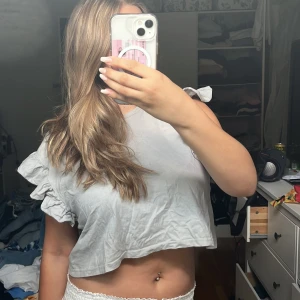 Tröja/blus - Säljer nu denna för att jag rensar min garderob🩷🩷