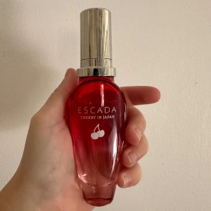 Escada Cherry In Japan, 30ml - 90% kvar. 