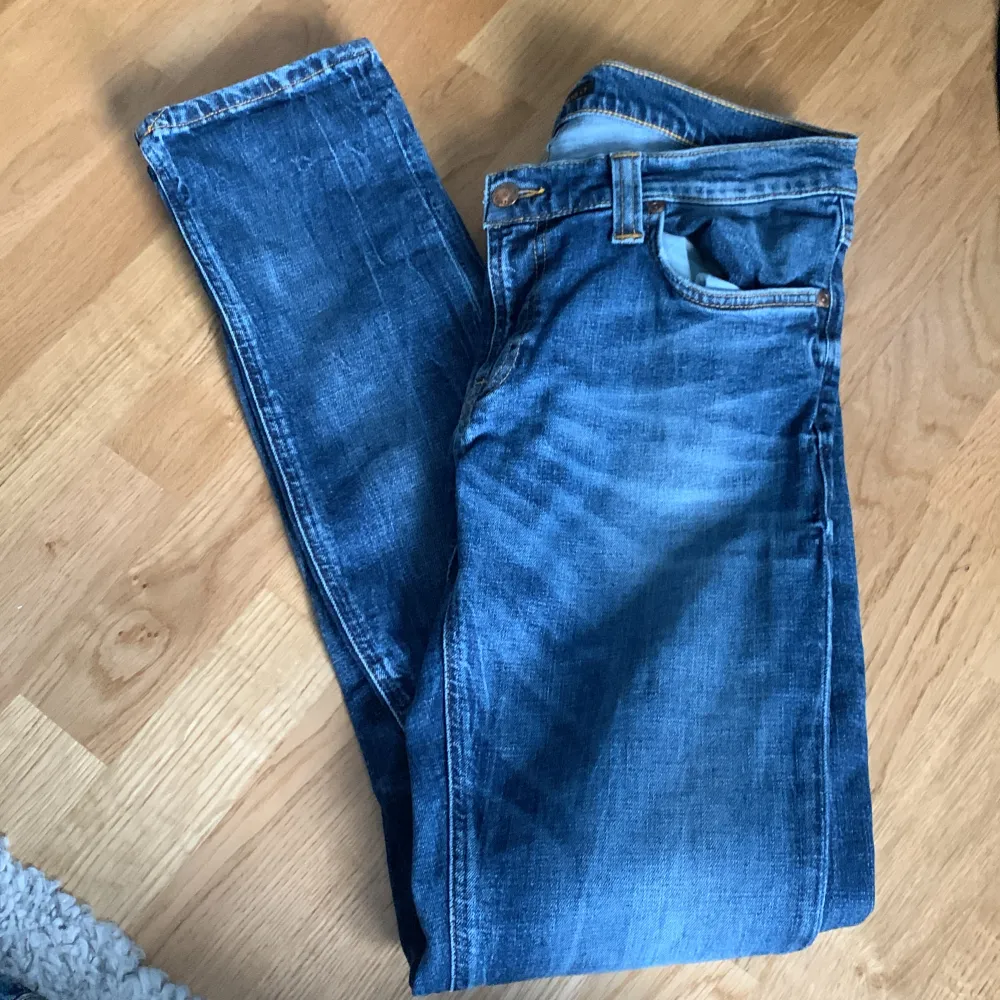 Tight long john model | W32 L34 | bra skick | mitt pris 350kr | nypris: 1400kr | hör av dig om du har några funderingar!. Jeans & Byxor.