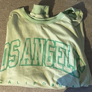 Collegetröja  - Collegetröja 