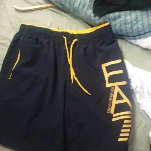 Ea7 armani bad shorts  - Köpte för 500 säljer 200
