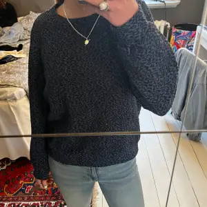 Leopard mönstrad sweatshirt  (Står att tröjan är i L men passar xs/s