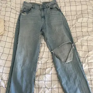 Super snygga jeans i storlek 42. I bra skick 