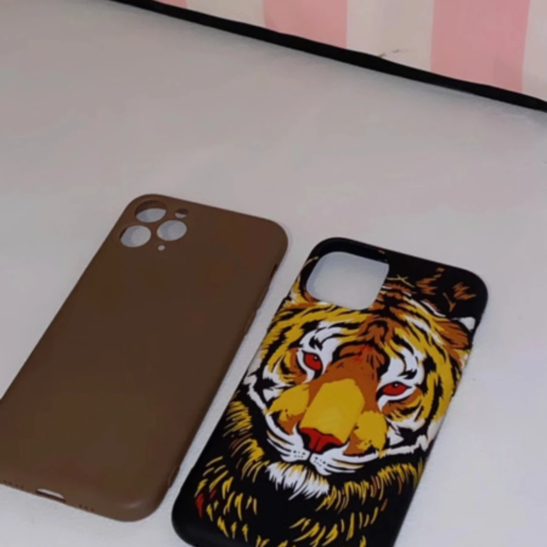 2 iPhone skal 11 pro 