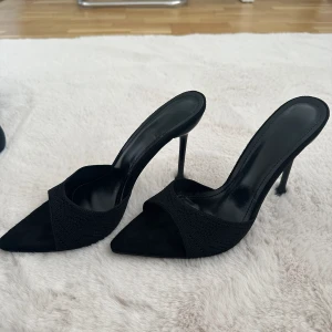 Svarta klackar  - Aldrig använt 