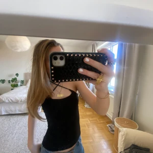 Linne - Säljer detta jättefina linnet som går att ha på två olika sätt😍 den är i ett bra skick!