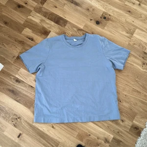 Arket t-shirt - Fint skick! Lila💕