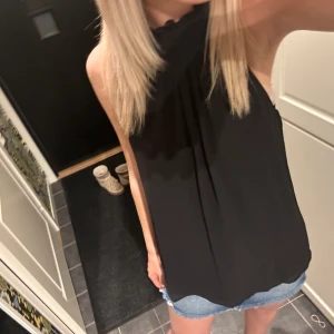 Hm topp - Haltneck topp från hm❣️Knappt använd