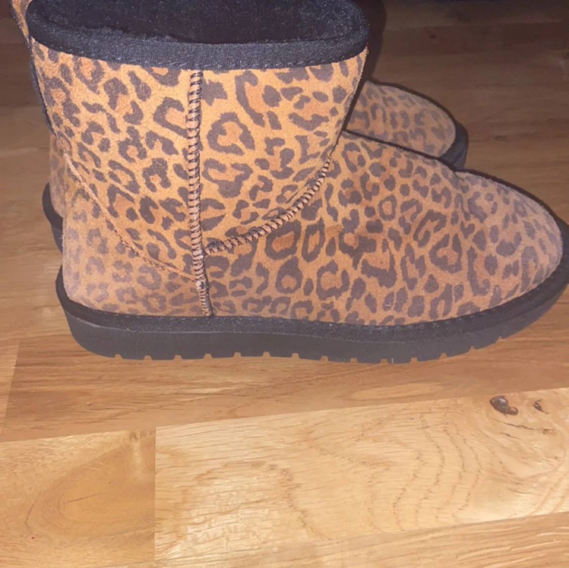 Leopard uggs  - 90