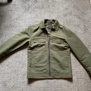 Elvine overshirt/jacka - Kör en intressekoll på denna jacka! Hör av dig vid bud eller frågor!😊