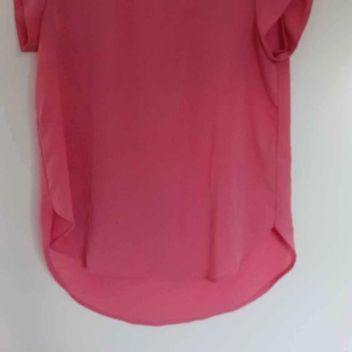 Blusarna har olika priser  - 90