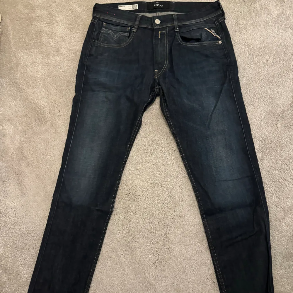 10/10  2 månader gammla  Nypris:1400kr 31/32 . Jeans & Byxor.