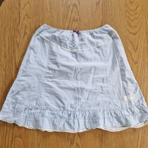 Odd molly skjol  - Odd molly skjol i fint skick, använd sparsamt. Skjolen är i stl 1 som är small.  Själjer pga att den är för liten för mig. 