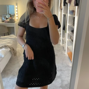 Zara stickad klänning  - Svart stickad klänning från zara💕