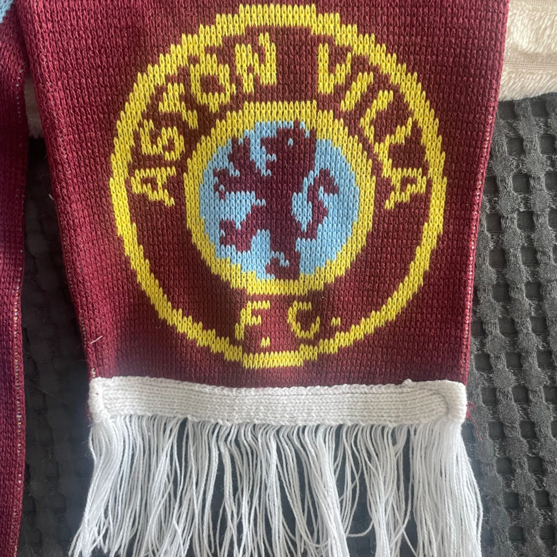 Aston Villa halsduk, retor  - 91