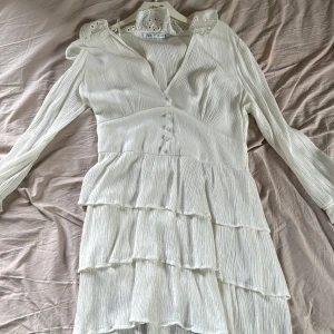 Zara klänning  - Har använt denna som min skolavslutning klänning en gång!