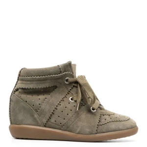 Isabel Marant Bobby Sneakers - Fina Isabel Marant skor i storlek 37. Box och dustbag medföljer. Pris kan diskuteras vid snabb och smidig affär. Nypris ca: 4500kr