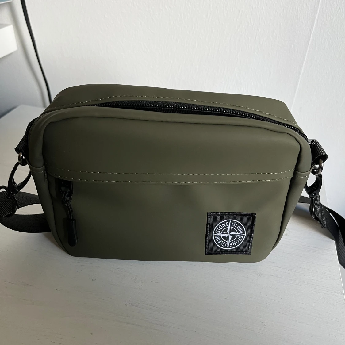 Stone island väska grön 