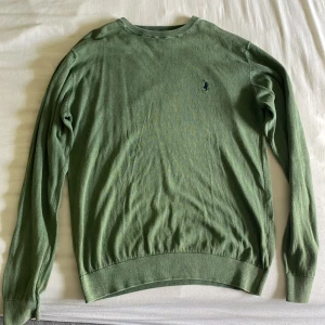 MCS Grön Sweatshirt *inte ralph lauren*  - Grön sweatshirt storlek M. Är inte ralph lauren utan ett annat märke som heter MCS