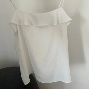 Hm topp - Jättesöt perfekt till sommaren, pris går att dirkuteras