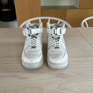 Alyx air force 1 - Säljer ett par Alyx air force one i bra condition. 