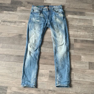 Jeans - Håliga snygga jeans helt nya utan fläckar 