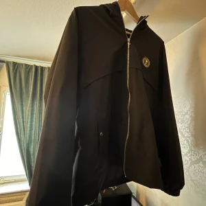 Trapstar jacka - Vattentät regnjacka